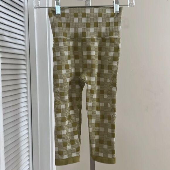 Free People HR crop good karma leggings - Picture 2 of 8